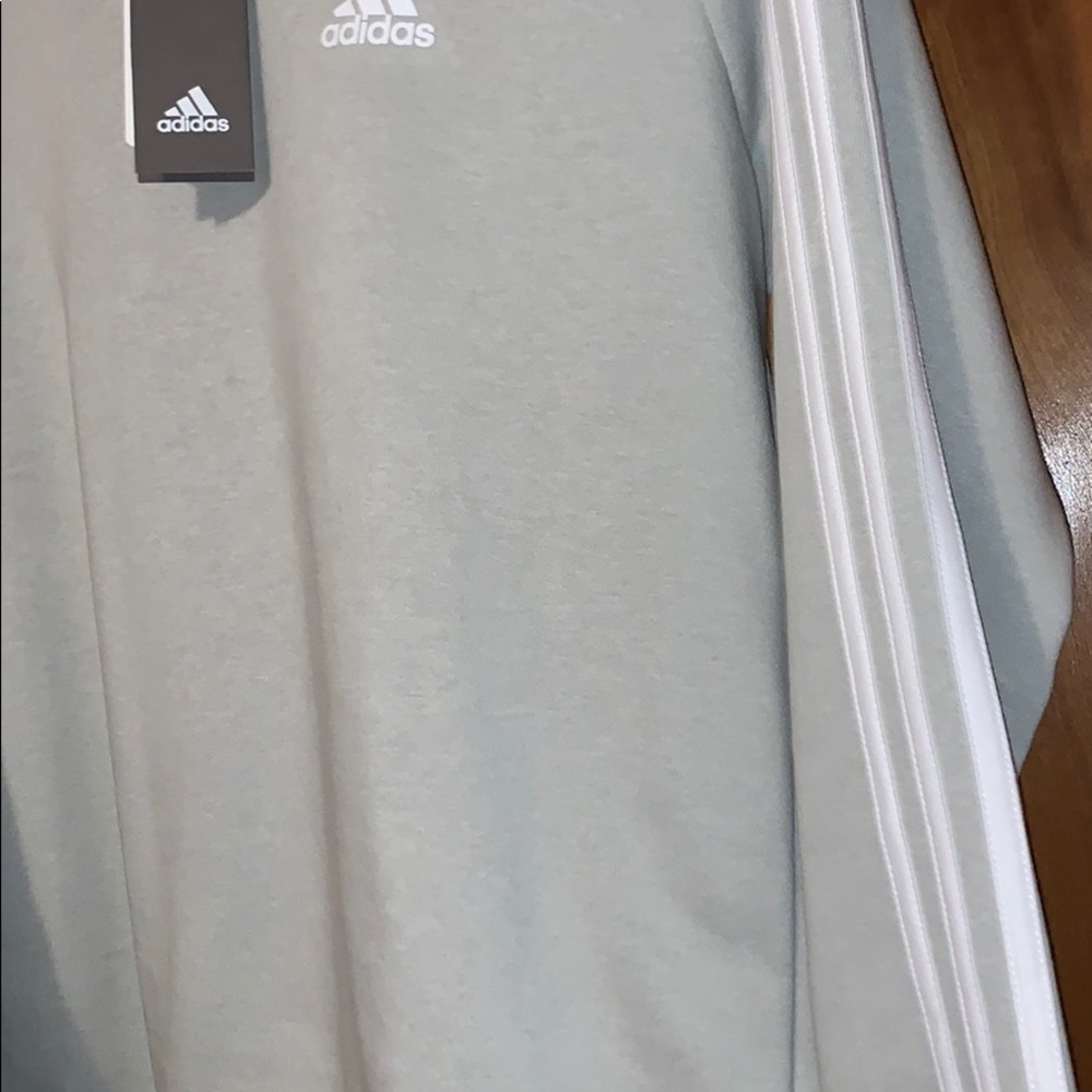BRAND NEW Adidas crewneck sweatshirt - Picture 3 of 4